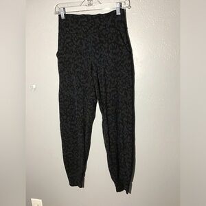 Lululemon Aligh High Rise Jog Stretch pants Size 6 Color Black/ Gray